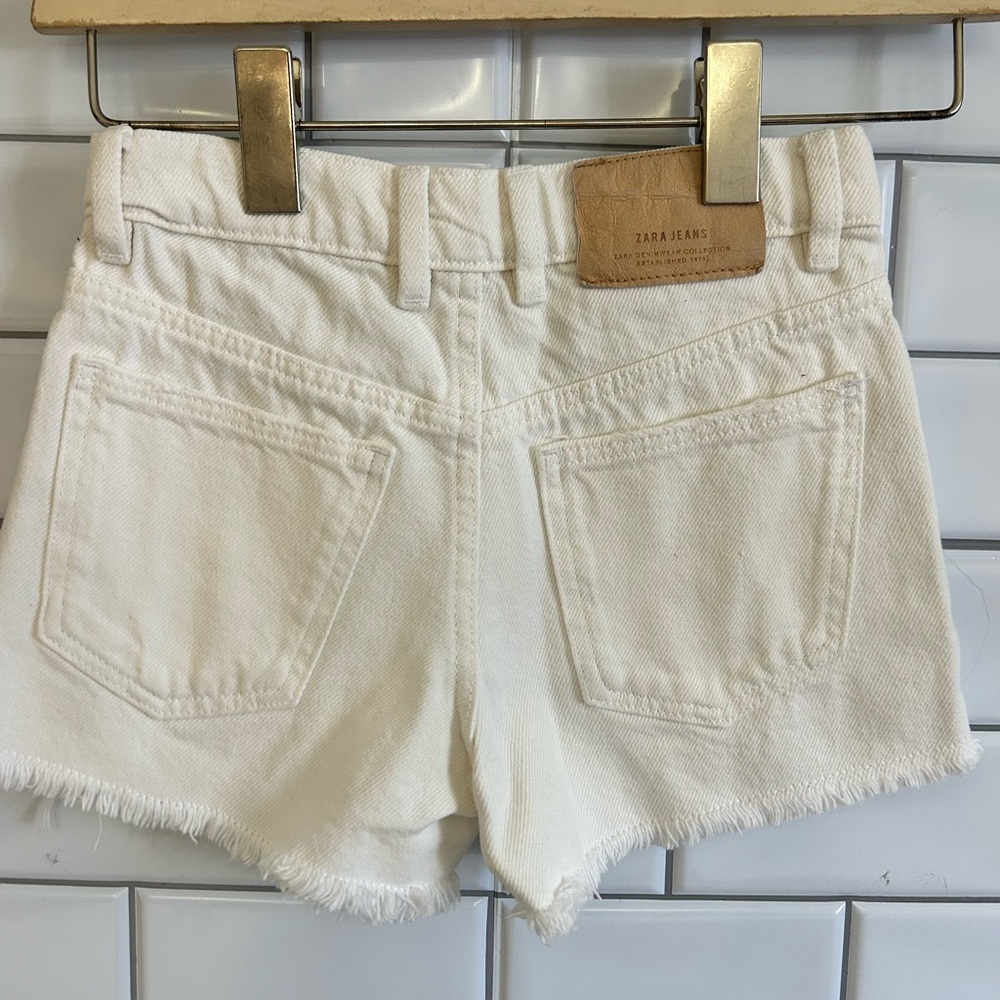 Zara White Distressed Jean Shorts/ size 7 (approximate) Girl - Picture 2 of 6